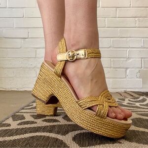 Bandolino Sabinna Platform Wedge in Gold, SZ 8.5 NWOB